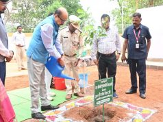राज्यपाल श्री रमेन डेका ने एकलव्य विद्यालय मानपुर का किया निरीक्षण