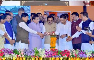 गडकरी ने किया एमपी के सबसे लंबे फ्लाईओवर का लोकार्पण, वीरांगना रानी दुर्गावती के नाम पर रखा गया