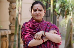 जमीन घोटाले में अपर्णा यादव की मां समेत 5 पर FIR, लखनऊ पुलिस की बड़ी कार्रवाई