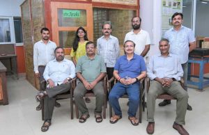 आईआईटी कानपुर के शोधकर्ताओं ने कृषि अवशेष और जंगली घास से विकसित किया पर्यावरण-अनुकूल हरितअरोही कुटीर