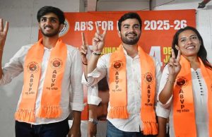 डूसू अध्यक्ष चुनाव को हाईकोर्ट में चुनौती, EVM सुरक्षित रखने के आदेश जारी