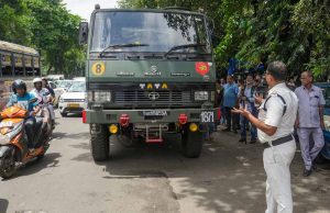 कोलकाता में पुलिस ने रोका सेना का ट्रक, TMC का मंच गिरने के अगले दिन हुई कार्रवाई