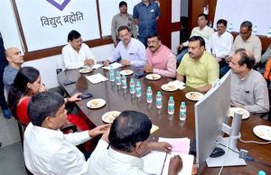 प्राथमिकता के आधार पर जबलपुर में ट्रिपिंग नियंत्रण करें : ऊर्जा मंत्री तोमर