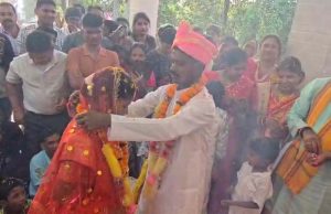 मुख्यधारा में लौटे पूर्व नक्सली ने रचाई शादी, थाना परिसर में गूँजे शहनाई के सुर