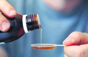 बच्चों की मौत के कथित कारण के तौर पर कोल्ड्रिफ सहित भारत में तीन कफ सिरप पर चेतावनी