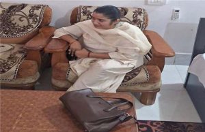 सीधी में RES दफ्तर में घूस का खेल! लोकायुक्त छापे में इंजीनियर, SDO फरार, महिला कर्मचारी रंगे हाथ गिरफ्तार
