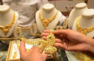 धनतेरस 2025: सोने की खरीदारी में सुनारों की बढ़ी धूम, करोड़ों के सौदे होने की संभावना