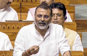 इमर्जेंसी का जिक्र कर कांग्रेस पर बरसे निशिकांत दुबे, बोले- 82 साल के बुजुर्ग भी थे जेल में