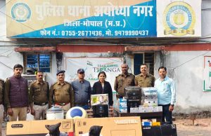 गर्ग इलेक्ट्रॉनिक शोरूम में हुई चोरी का खुलासा, थाना अयोध्यानगर पुलिस ने 02 शातिर नकबजन किए गिरफ्तार