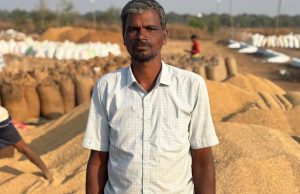 रायपुर : किसान छबीलाल बारी ने समर्थन मूल्य पर धान खरीदी नीति की सराहना