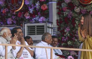 ऐश्वर्या राय ने पीएम मोदी से लिया आशीर्वाद, धर्म-जाति पर बोलीं- सिर्फ एक ही मायने रखता है