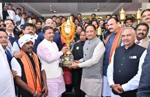 रायपुर : मुख्यमंत्री ने ऑल इंडिया फ़ॉरेस्ट स्पोर्ट्स मीट के विजेता खिलाड़ियों से मुलाकात कर दी बधाई