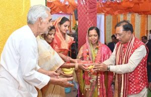 रायपुर : मुख्यमंत्री विष्णुदेव साय बसना सलखण्ड में मां महालक्ष्मी पूजन कार्यक्रम में हुए शामिल