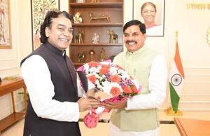 मुख्यमंत्री डॉ. यादव से फिल्म अभिनेता आशुतोष राणा ने की सौजन्य भेंट