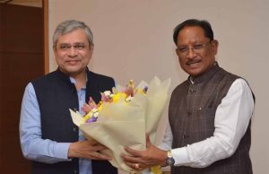 मुख्यमंत्री विष्णुदेव साय ने केंद्रीय रेल मंत्री अश्विनी वैष्णव से की सौजन्य मुलाकात