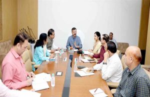 आम जनता तक पहुंचे विभाग की उपलब्धियां और नवाचार की जानकारी : मंत्री सिंह