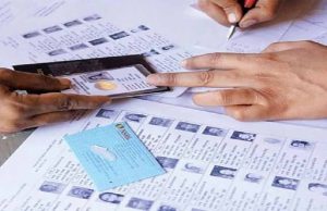 सब BLO बन जाएंगे तो पढ़ाएगा कौन? — नाराज़ अभिभावकों ने शिक्षकों को स्कूल में किया बंद!