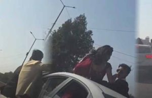 Reel बनाने का जुनून पड़ा भारी: चलती कार में स्टंट, पुलिस ने चालकों को किया गिरफ्तार, 5 गाड़ियां जब्त
