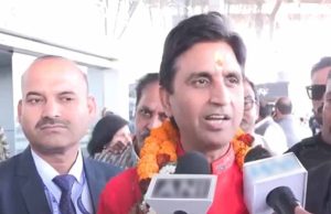 ‘एक हिन्दू को जिंदा जला दिया और…’ बांग्लादेश के हालात पर कवि कुमार विश्वास ने जताई चिंता