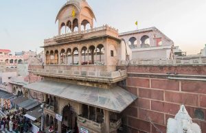 वृंदावन के बांके बिहारी मंदिर में परंपरा टूटी: हलवाई को सैलरी न मिलने पर नहीं हुआ ठाकुर जी का भोग