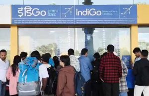 Indigo की फ्लाइट रद्द, एयरपोर्ट पर हंगामा—कर्मचारियों पर यात्रियों का गुस्सा फूटा