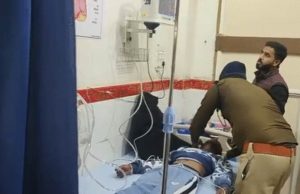 नागदा में टीआई ने फंदे से लटके युवक की जान बचाई, सीपीआर देकर दी नई जिंदगी, VIDEO; अस्पताल से मिली छुट्टी