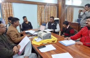 सीएम हेल्पलाइन बंद कराने के नाम पर घूसखोरी, 10 हजार लेते रंगेहाथ छिंदवाड़ा बीएसी गिरफ्तार