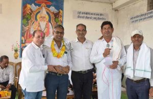 करहीडीह ईकाई साहु समाज के शपथ ग्रहण समारोह में मुख्य अतिथि के रूप में तहसील अध्यक्ष पोषण साहू शामिल हुए