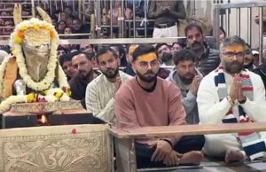 वनडे से पहले कोहली और कुलदीप ने महाकाल दरबार में लगाई हाजिरी, भस्म आरती में लिया हिस्सा