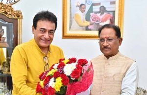 सीएम विष्णुदेव साय से मिले अभिनेता नीतिश भारद्वाज, शिष्टाचार भेंट ने खींचा ध्यान