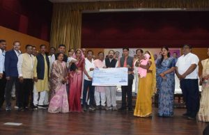 श्रम विभाग की कल्याणकारी योजनाओं का अधिक से अधिक लाभ लेने श्रमिक भाई -बहन बनें जागरू : राजस्व मंत्री वर्मा