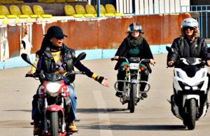 इरान में महिलाओं को मिली बाइक चलाने की आज़ादी, नया कानून लागू