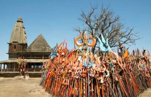 त्रिशूल लेकर चौरागढ़ महादेव के लिए निकले श्रद्धालु, सतपुड़ा की वादियों में गूंजे हर-हर महादेव के जयकारे