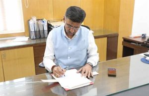 नवागत आयुक्त जनसंपर्क श्री मनीष सिंह ने कार्यभार ग्रहण किया