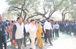 स्वामी आत्मानंद उत्कृष्ट हिंदी विद्यालय एनसीडीसी के 68 छात्रों को मिली साइकिल