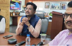 आश्रम-छात्रावास में ‘सीखो-सिखाओ, अंजोर फैलाओ’ कार्य संस्कृति के जरिए विद्यार्थियों को जीवन की चुनौतियों से मुकाबला करने किया जा रहा तैयार