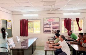 जिन हाथों ने कभी बंदूक थामकर हिंसा को अंजाम दिया, वही प्रशिक्षण लेकर सीख रहे हुनर