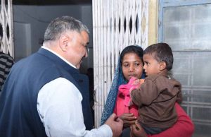 CM विष्णु देव साय के जन्मदिवस पर लखनपुर में विशेष पूजा-अर्चना, मंत्री राजेश अग्रवाल ने मरीजों को बांटे फल