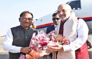 तीन दिवसीय छत्तीसगढ़ दौरे पर पहुंचे केंद्रीय गृह एवं सहकारिता मंत्री अमित शाह : मुख्यमंत्री विष्णुदेव साय ने स्वामी विवेकानंद विमानतल पर किया आत्मीय स्वागत