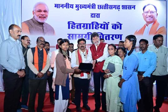 उप मुख्यमंत्री विजय शर्मा ने हितग्राहियों को सौंपी सौगातें