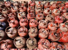 मध्य प्रदेश में LPG संकट, कमर्शियल सिलेंडर का सिर्फ दो दिन का स्टॉक, 15 लाख उपभोक्ताओं पर असर