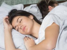 गर्मी में नहीं आती नींद? एक्सपर्ट के ये आसान टिप्स दिलाएंगे सुकून और हटाएँगे थकान