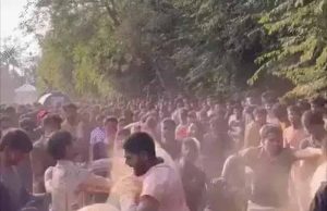 केंद्रीय विश्वविद्यालय में होली मिलन में भिड़े छात्र, तेज साउंड बजाने पर जमकर चले लात-घूंसे