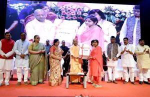 इस साल आंगनवाड़ी में 5 हजार कार्यकत्रियों व 60 हजार सहायिकाओं की भर्ती का लक्ष्य: सीएम योगी
