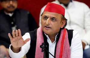 रोहित पांडेय और पूर्व DIG समेत कई नेता सपा में शामिल, अखिलेश यादव ने BJP पर साधा निशाना