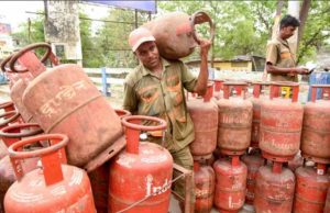 एलपीजी सब्सिडी के लिए बड़ा बजट: 2025-26 में तेल कंपनियों को 30,000 करोड़ देगी सरकार