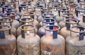 वित्तीय वर्ष के पहले दिन महंगाई का असर, कमर्शियल LPG की कीमतों में ₹195.5 का इजाफा