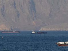 स्ट्रेट ऑफ होर्मुज से निकला ईरानी जहाज, अमेरिका ने किया वार; अब कैसे होगी बातचीत?