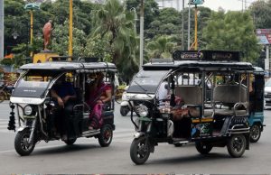 इंदौर में ट्रैफिक समस्या का समाधान, प्रशासन का कदम – अब ई रिक्शा पर लगेंगे रंग-बिरंगे स्टीकर और तय होंगे रूट