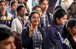 कोटा में जेईई और नीट की फ्री कोचिंग पाने का सुनहरा मौका और जानिए कैसे स्कॉलरशिप टेस्ट से माफ हो सकती है आपकी पूरी फीस